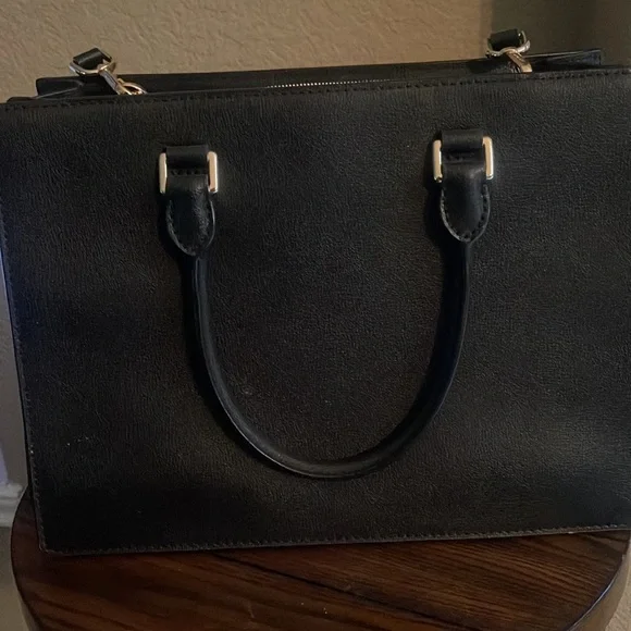 Stylish Black Michael Kors purse with gold accents, 4 compartments. - Picture 4 of 6